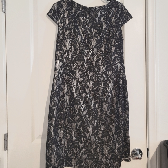 Dress - Picture 3 of 3